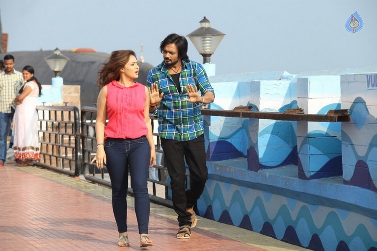 Araku Road Lo Movie Photos - 7 / 57 photos