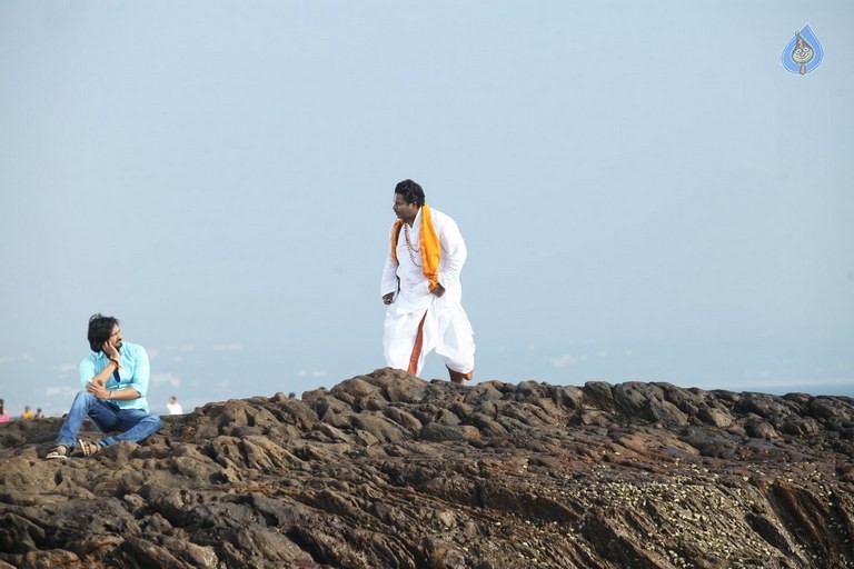 Araku Road Lo Movie Photos - 10 / 57 photos