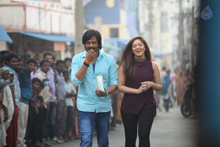 Araku Road Lo Movie Photos - 12 / 57 photos