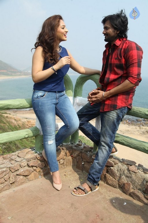 Araku Road Lo Movie Photos - 13 / 57 photos