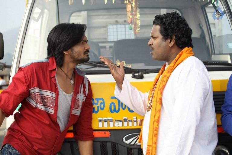 Araku Road Lo Movie Photos - 16 / 57 photos