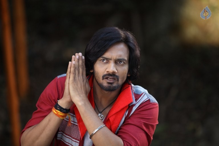 Araku Road Lo Movie Photos - 18 / 57 photos