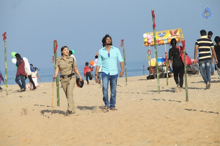 Araku Road Lo Movie Photos - 19 / 57 photos