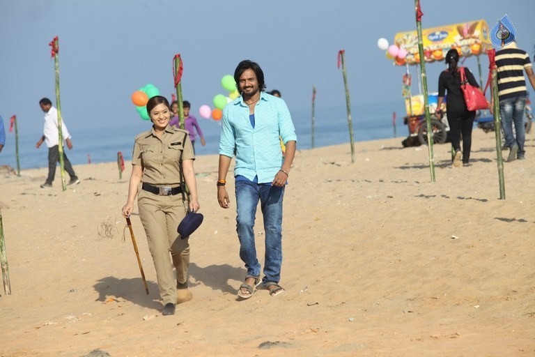 Araku Road Lo Movie Photos - 21 / 57 photos