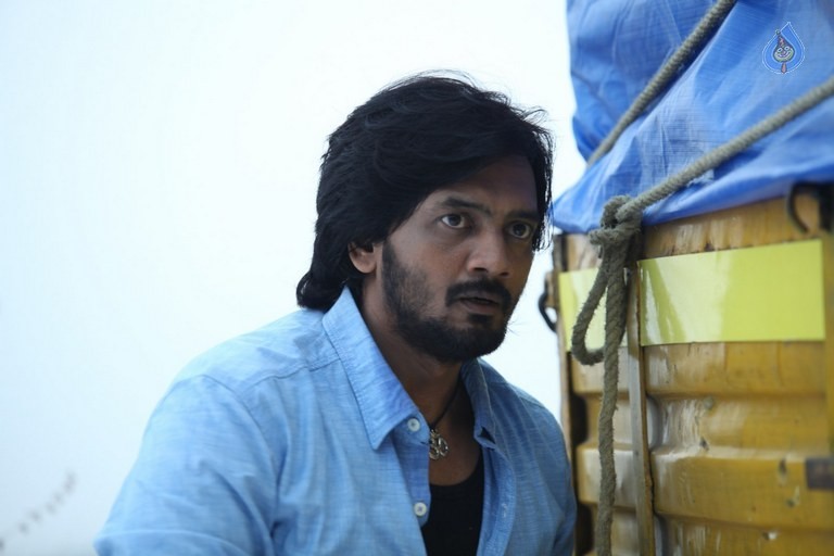 Araku Road Lo Movie Photos - 23 / 57 photos