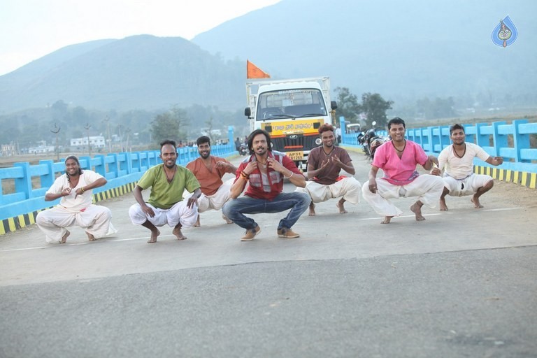 Araku Road Lo Movie Photos - 34 / 57 photos