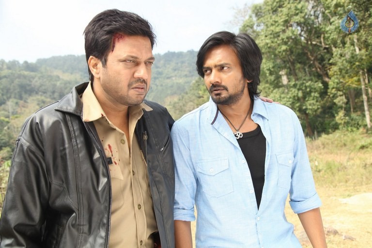 Araku Road Lo Movie Photos - 35 / 57 photos