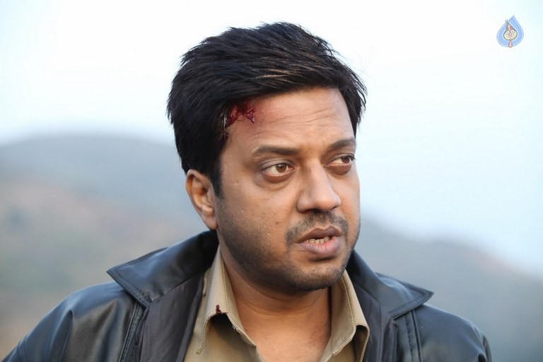 Araku Road Lo Movie Photos - 42 / 57 photos