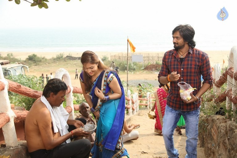 Araku Road Lo Movie Photos - 48 / 57 photos