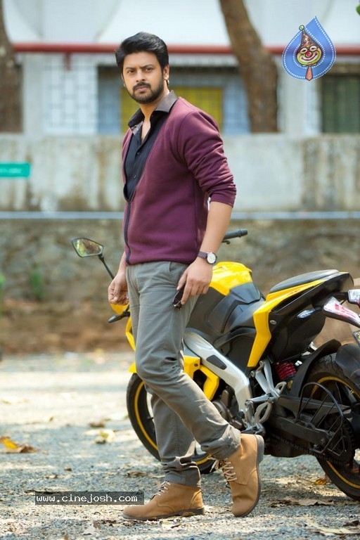 Asalem Jarigindante Movie Poster and Photo - 1 / 3 photos