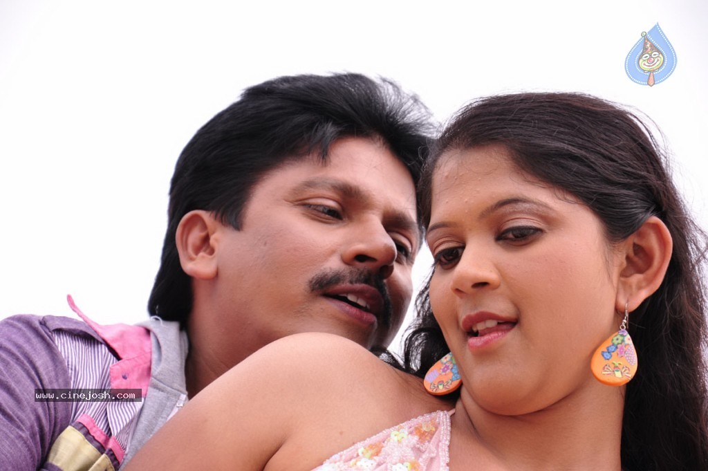 Asalem Jarigindante Movie Stills - 32 / 48 photos