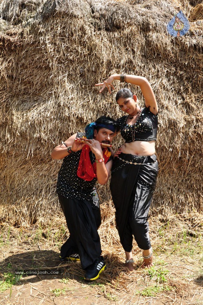 Asalem Jarigindante Movie Stills - 39 / 48 photos