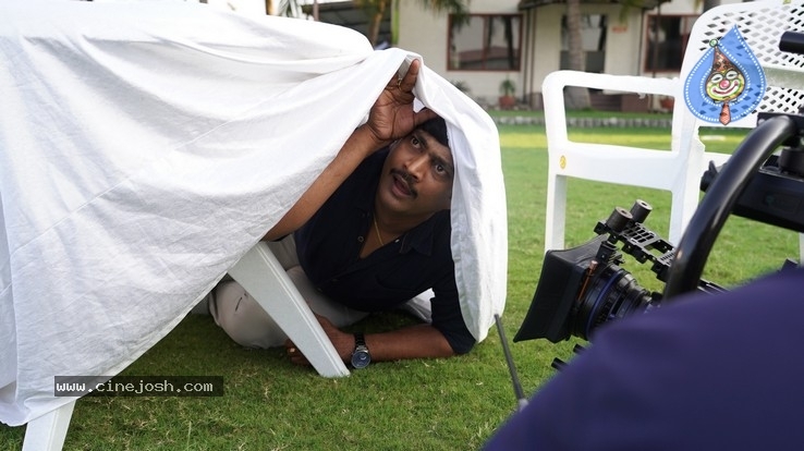 Asalu Em Jarigindante Movie Stills - 30 / 34 photos