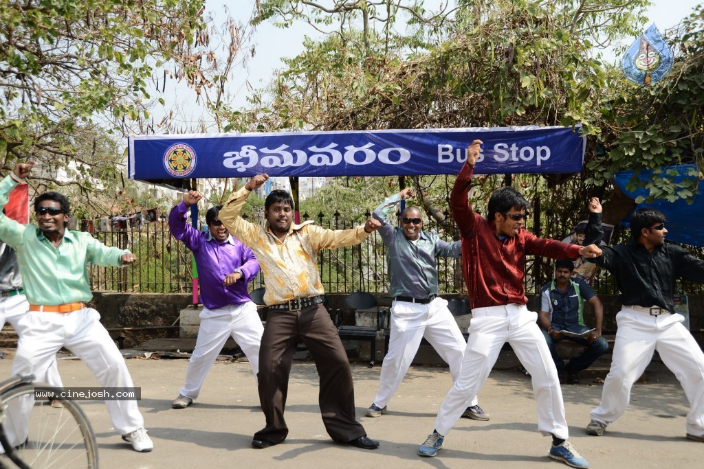 Athadu Aame O Scooter Movie Photos - 19 / 41 photos