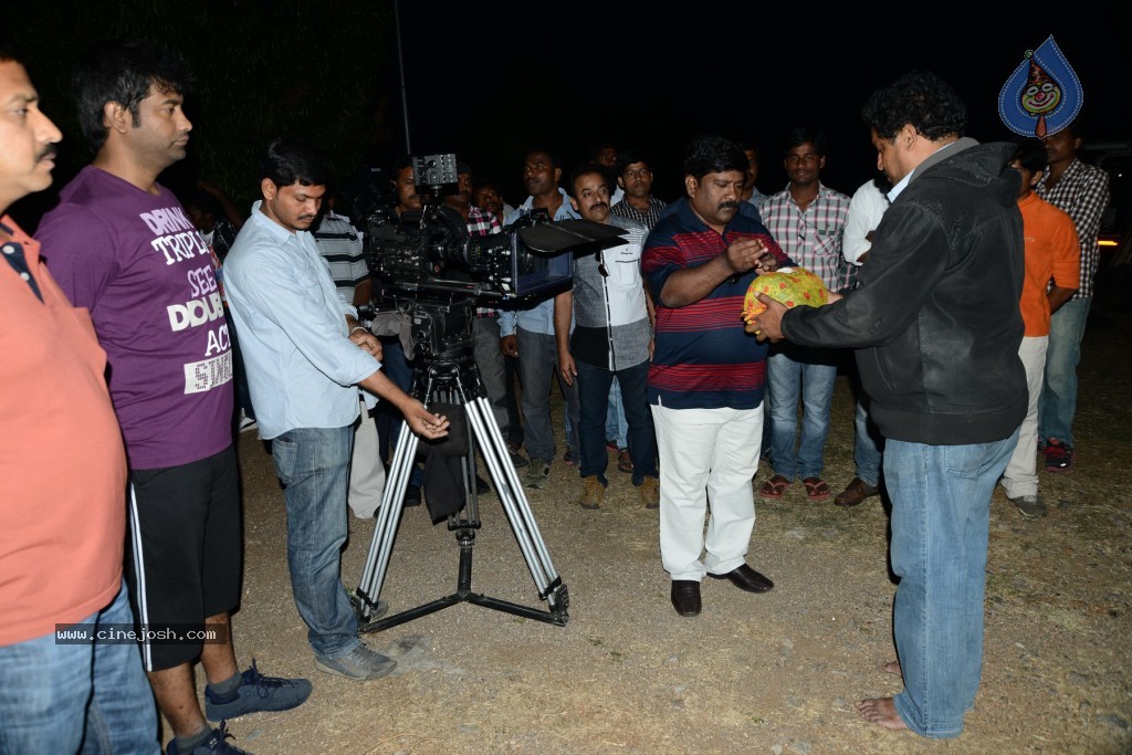 Athadu Aame O Scooter Movie Photos - 23 / 41 photos