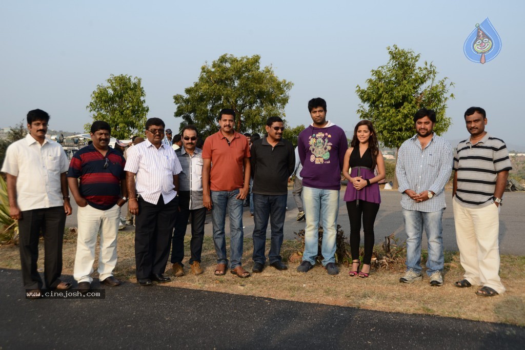 Athadu Aame O Scooter Movie Photos - 24 / 41 photos