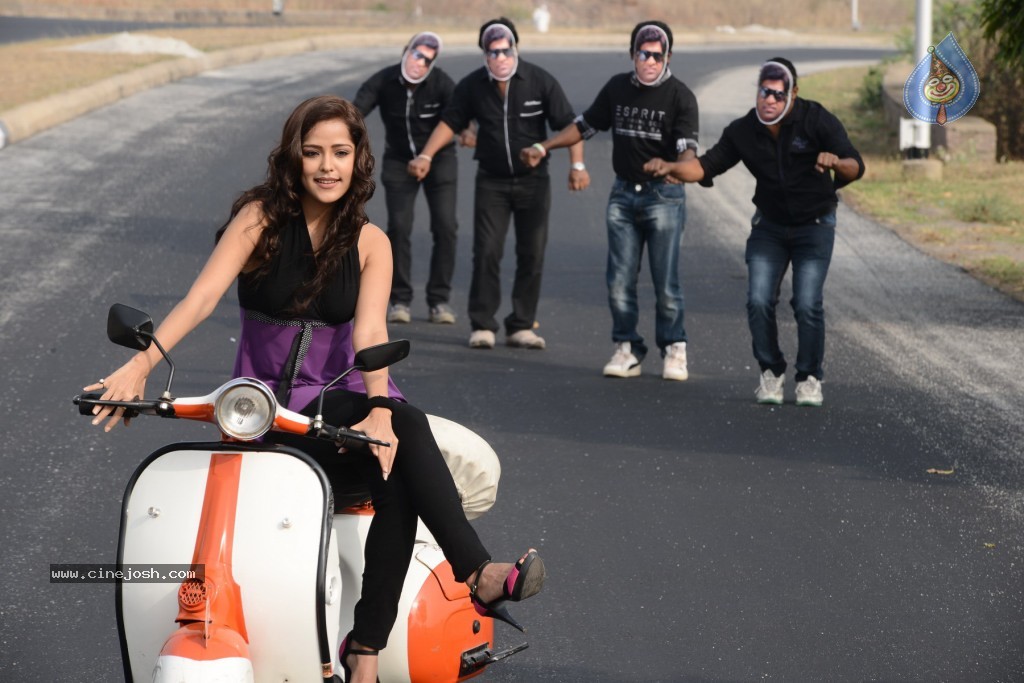 Athadu Aame O Scooter Movie Photos - 28 / 41 photos