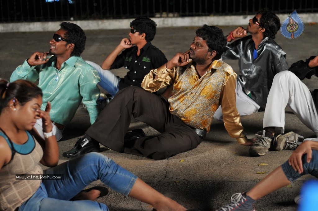 Athadu Aame O Scooter Movie Photos - 32 / 41 photos