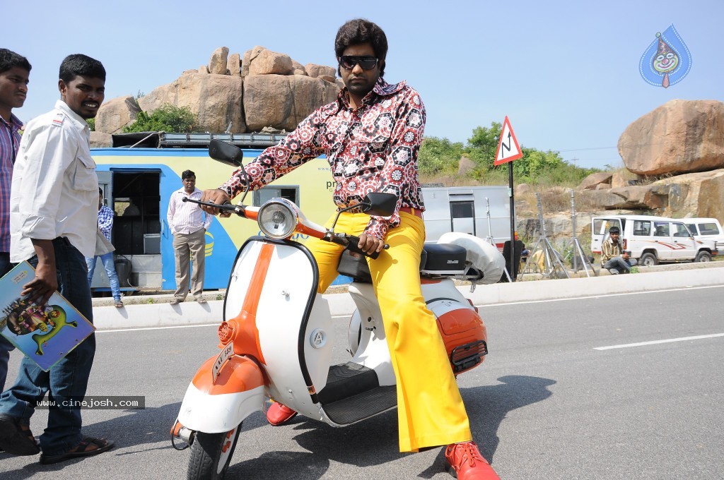 Athadu Aame O Scooter Movie Stills n Posters - 6 / 45 photos