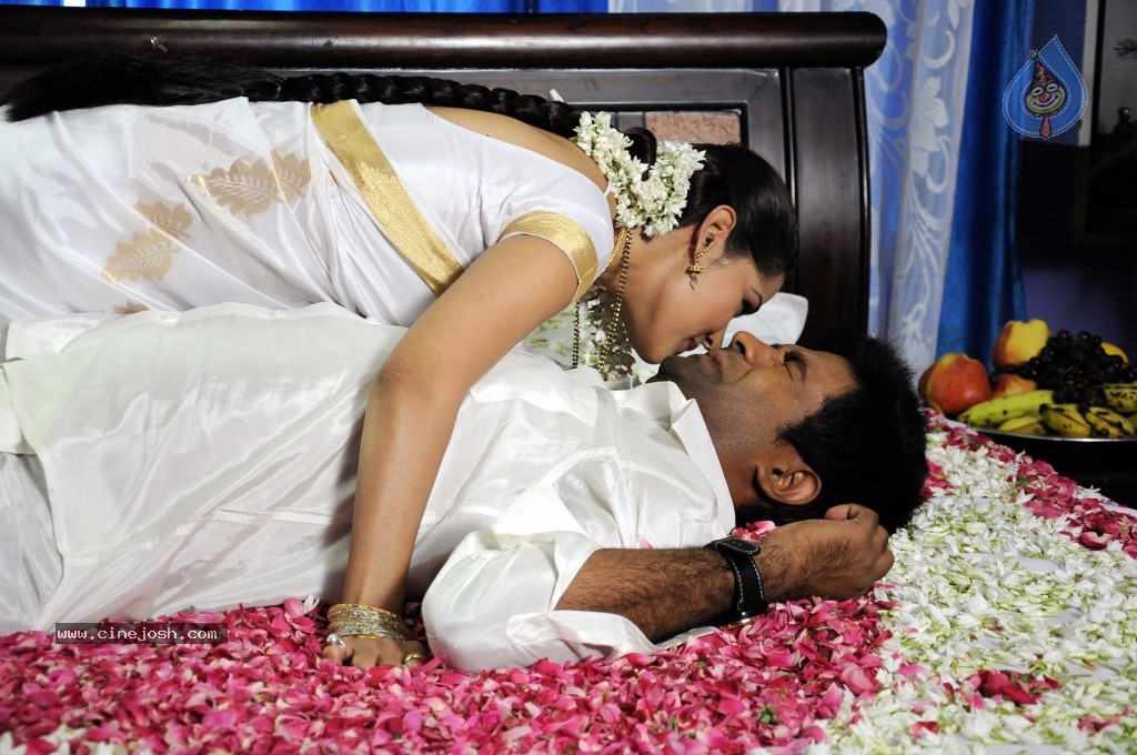 Athadu Aame O Scooter Movie Stills n Posters - 25 / 45 photos