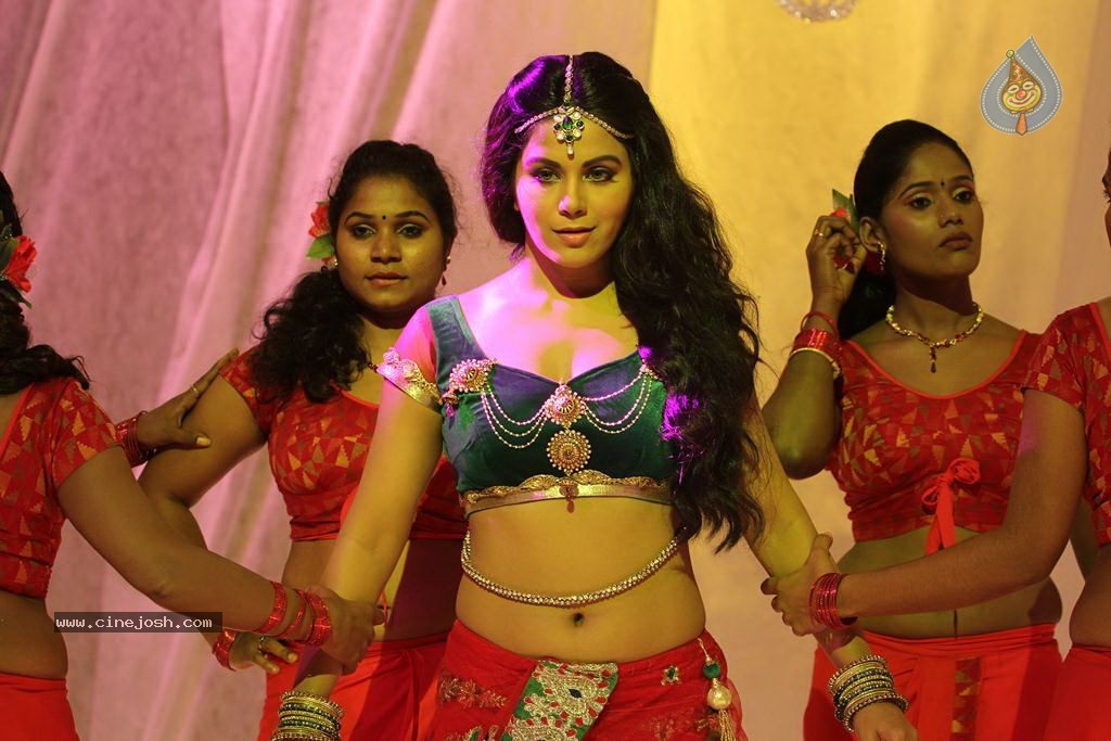 Athidhi Tamil Movie Hot Stills - 45 / 57 photos