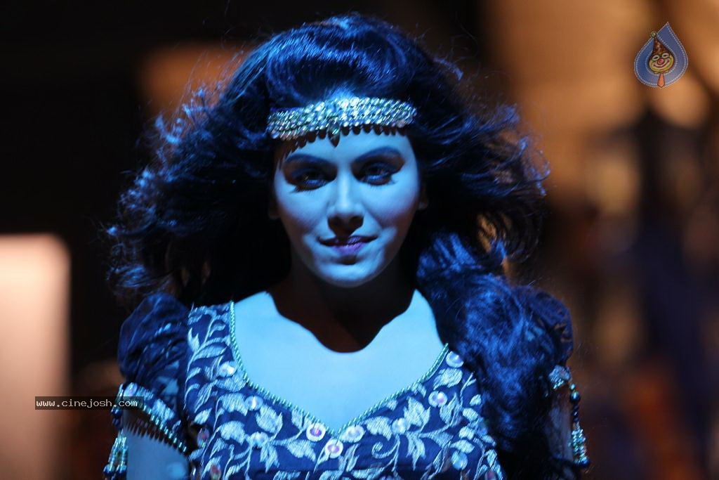 Athidhi Tamil Movie Hot Stills - 51 / 57 photos