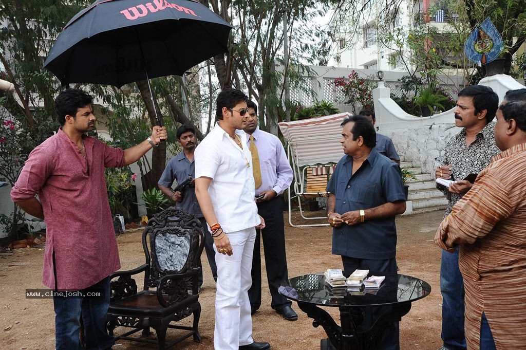 Athiradi Vettai Tamil Movie Stills - 18 / 70 photos