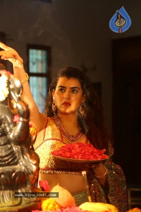 Avalambika Movie Stills - 6 / 6 photos