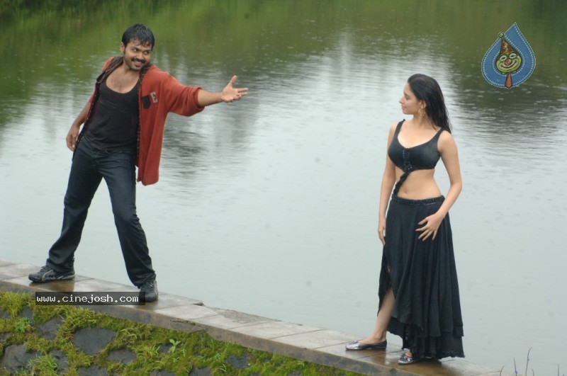  Awara Movie Stills - 80 / 121 photos