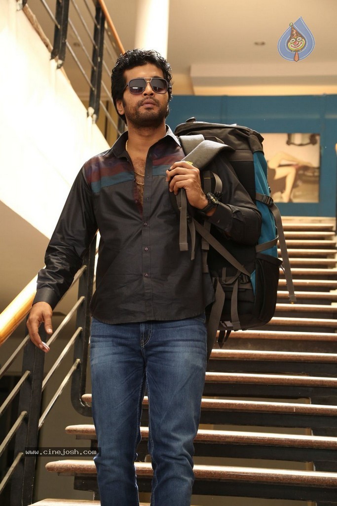 Ayirathil Iruvar Tamil Movie Stills - 38 / 40 photos