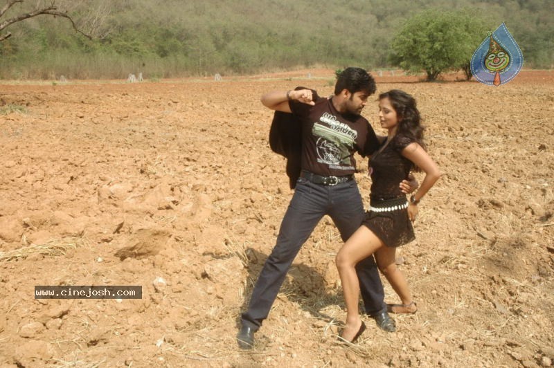 Ayutha Poratam Movie Stills - 22 / 33 photos