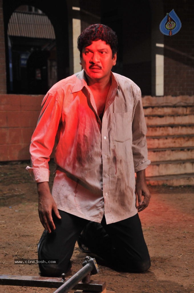 Ayyare Movie New Stills - 11 / 21 photos