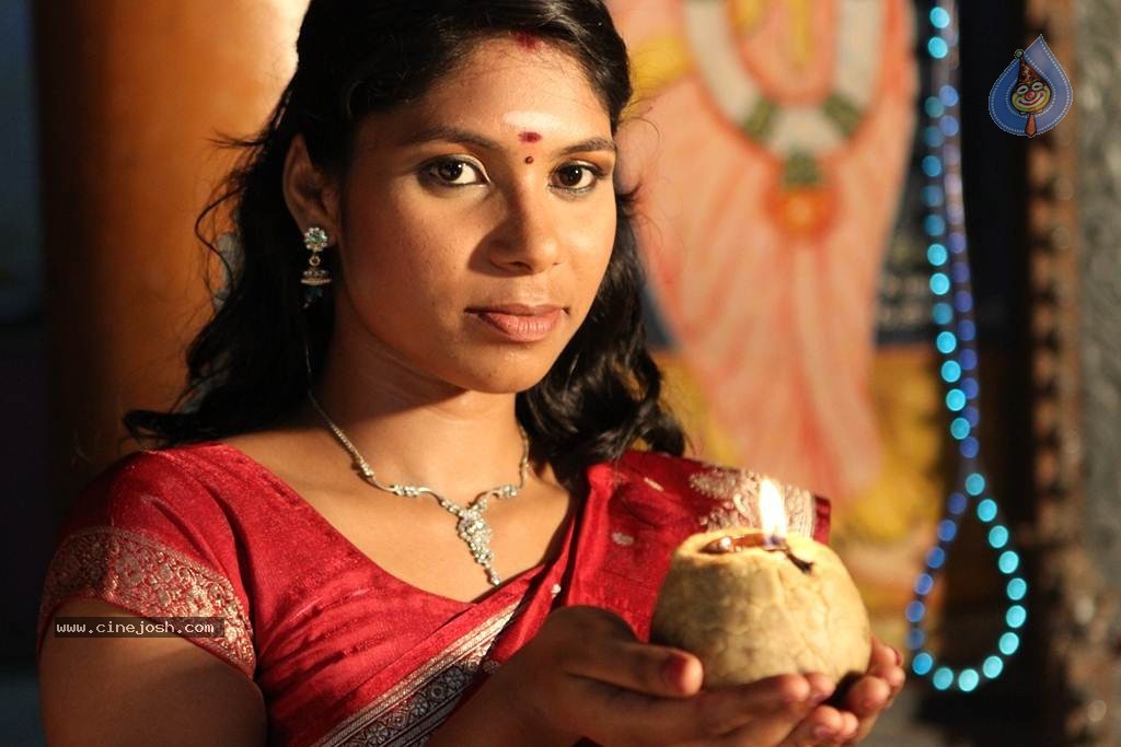 Azhagan Murugan Tamil Movie Stills - 31 / 38 photos