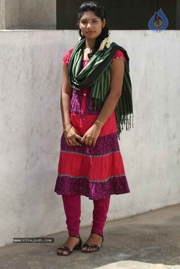 Azhagan Murugan Tamil Movie Stills - 38 / 38 photos