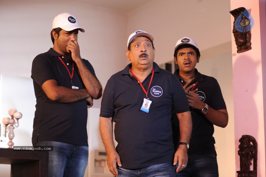 Baadshah New Stills - 16 / 64 photos