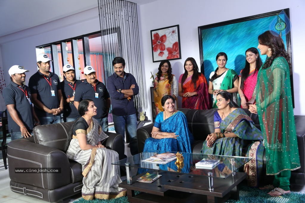 Baadshah New Stills - 20 / 64 photos