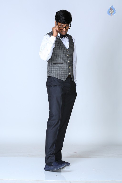 Babau Baga Busy Movie Latest Photos - 7 / 13 photos