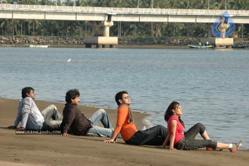 Bachelors 2 Movie Stills - 20 / 46 photos