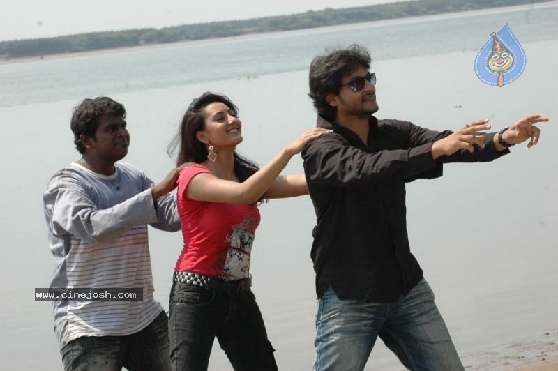 Bachelors 2 Movie Stills - 24 / 46 photos