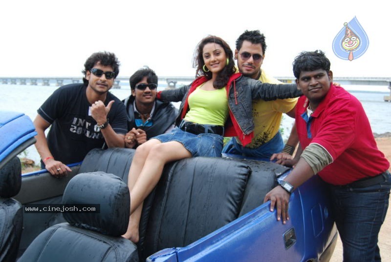 Bachelors 2 Movie Stills - 28 / 46 photos