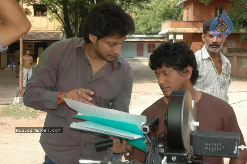 Bachelors 2 Movie Stills - 38 / 46 photos