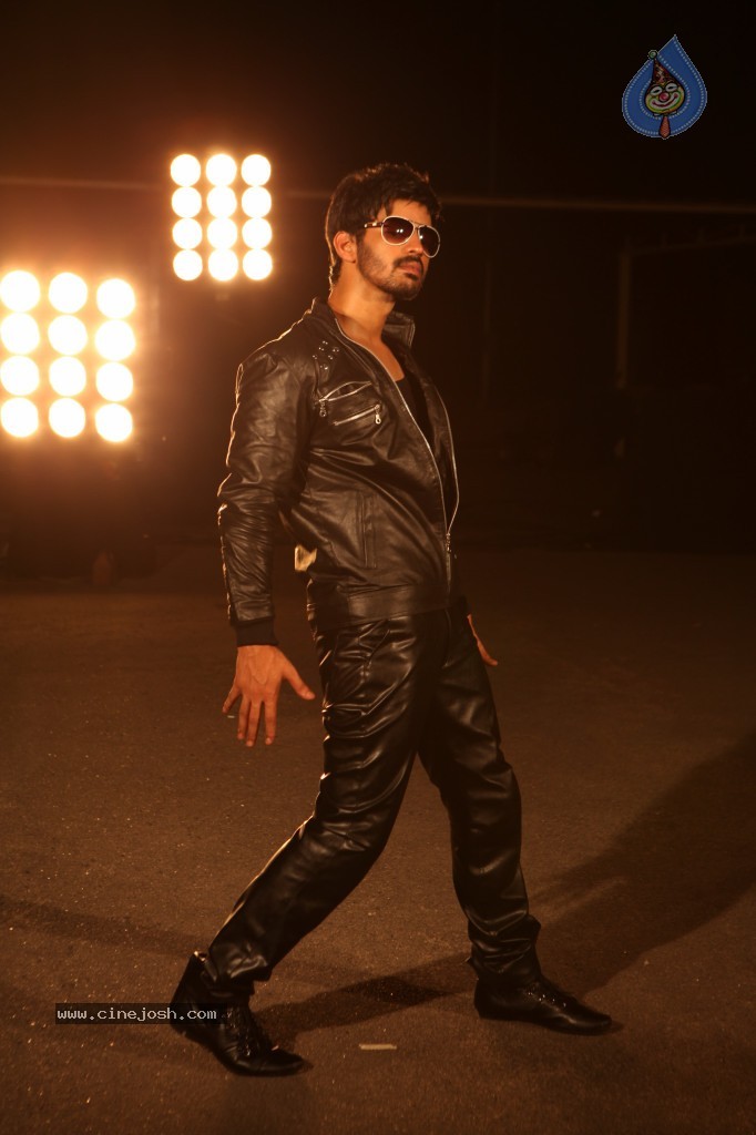 Back Bench Student Movie Stills n Walls - 19 / 37 photos