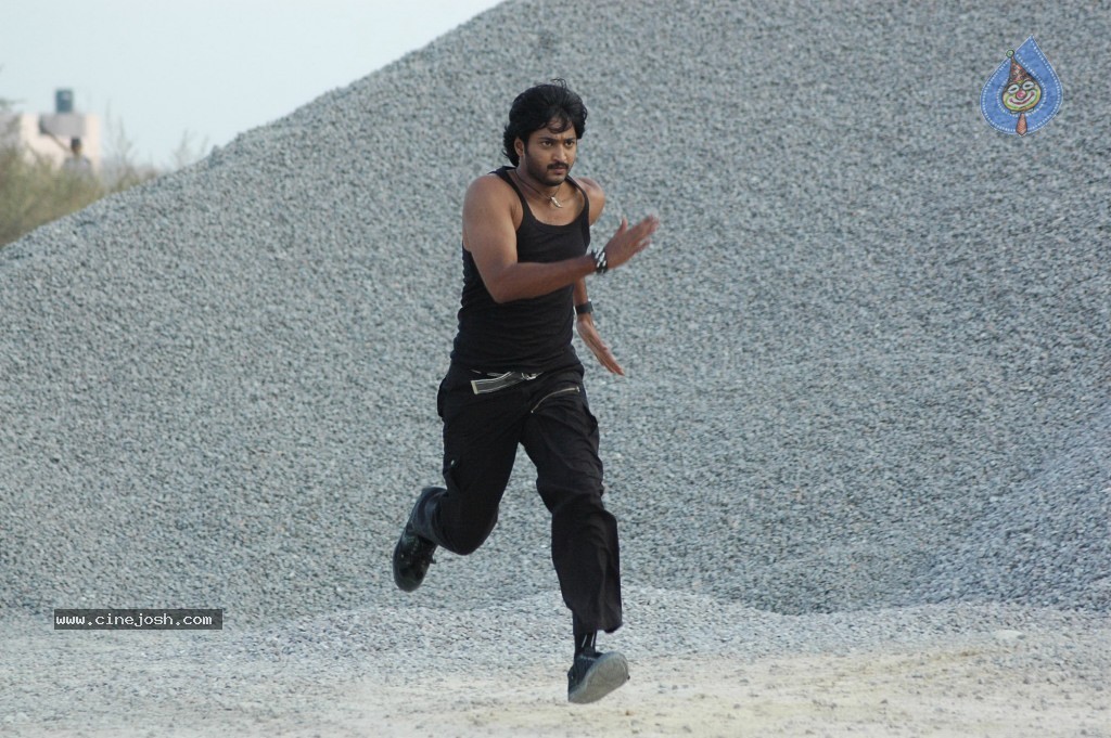 Balaraju Aadi Bammardi Movie Stills - 6 / 12 photos