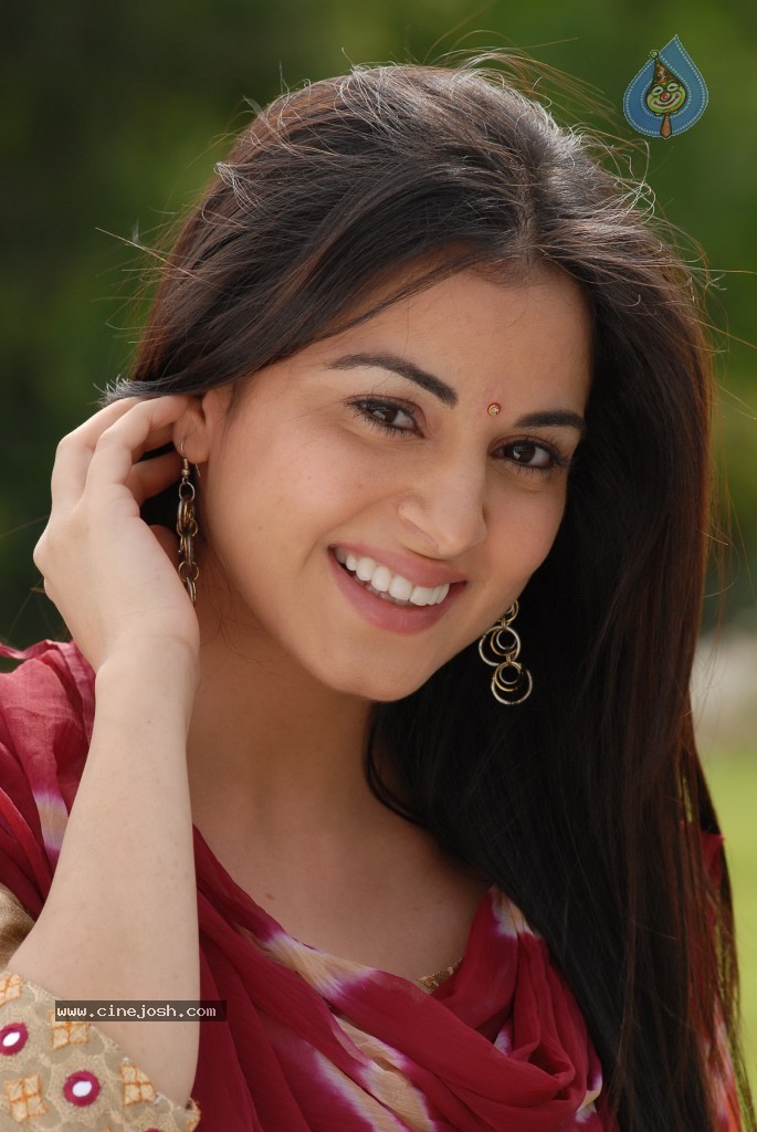 Balaraju Aadi Bammardi Movie Stills - 8 / 12 photos