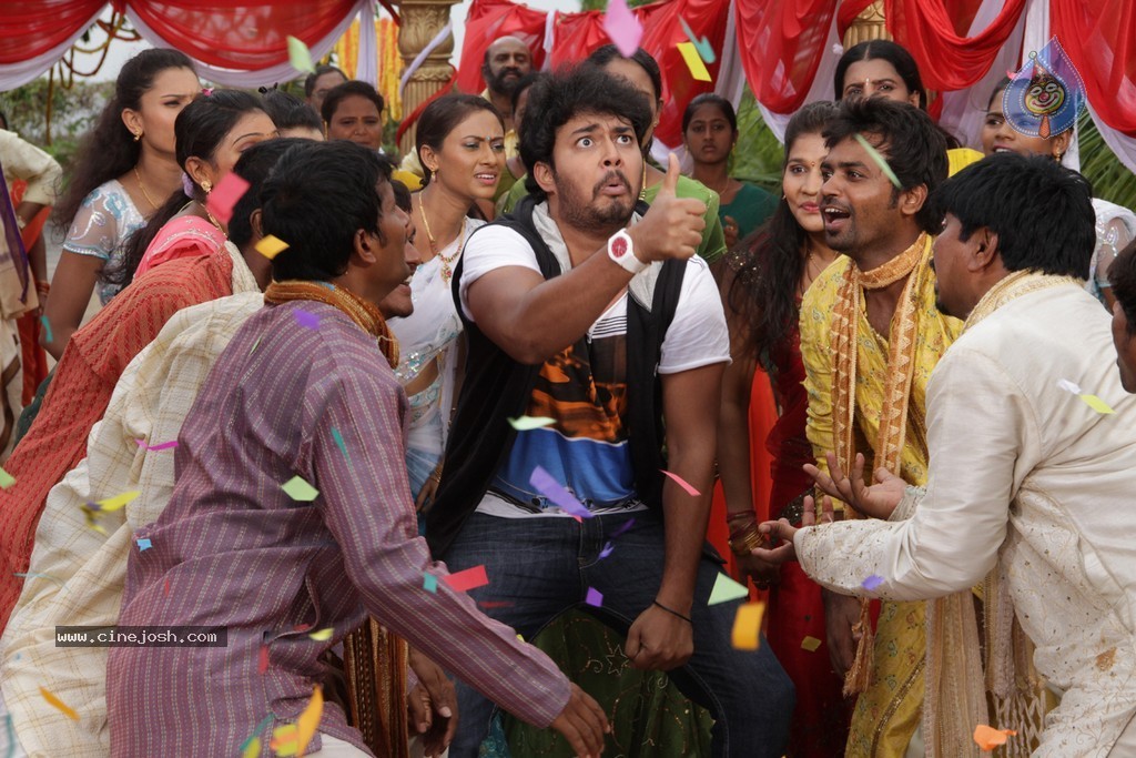Band Baaja Stills n Walls - 54 / 93 photos