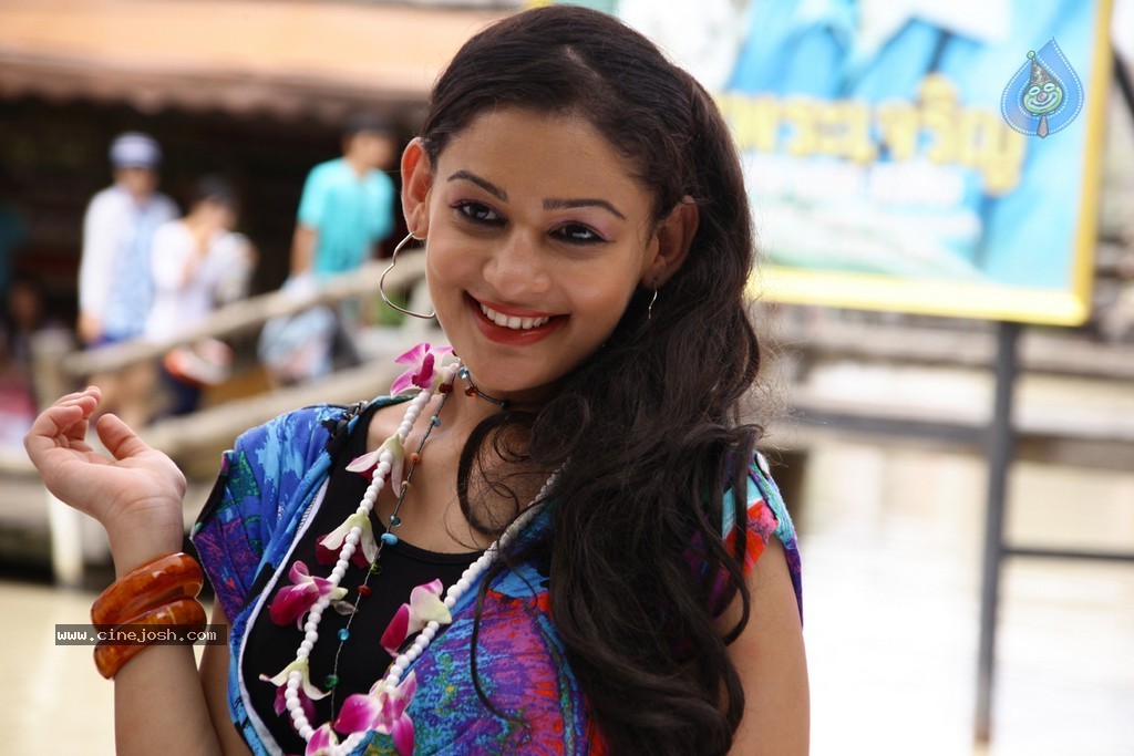 Band Baaja Stills n Walls - 62 / 93 photos