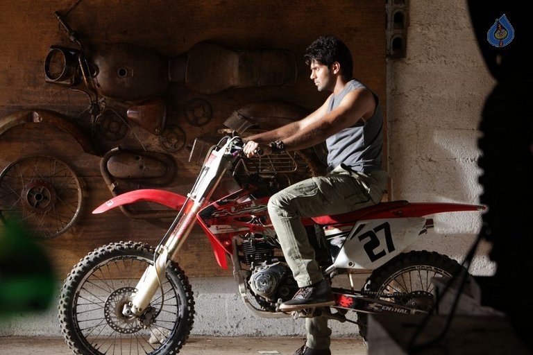 Bangalore Naatkal Photos and Posters - 5 / 84 photos