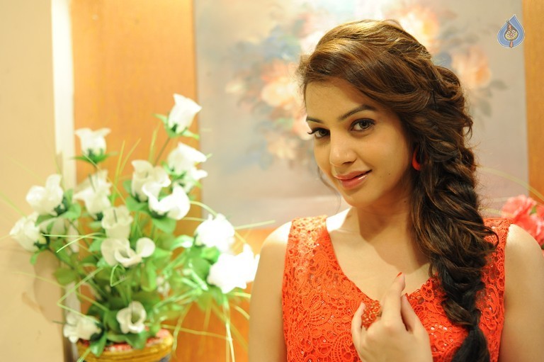 Banthipoola Janaki Movie Images - 13 / 53 photos