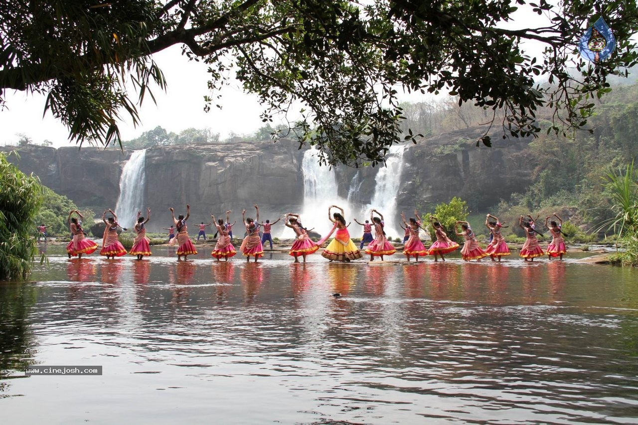 Basthi Movie Stills and Posters - 65 / 128 photos