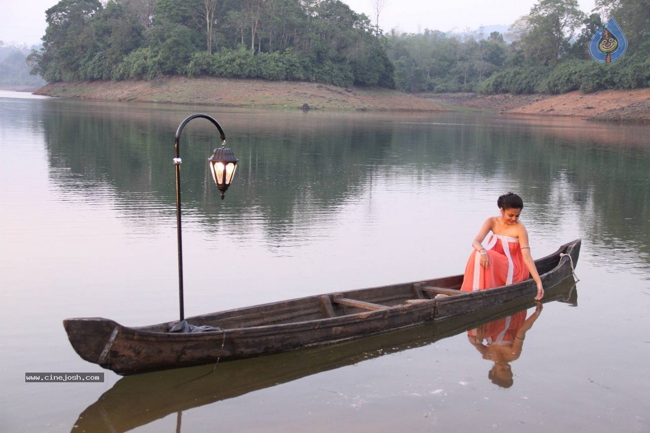 Basthi Movie Stills and Posters - 98 / 128 photos